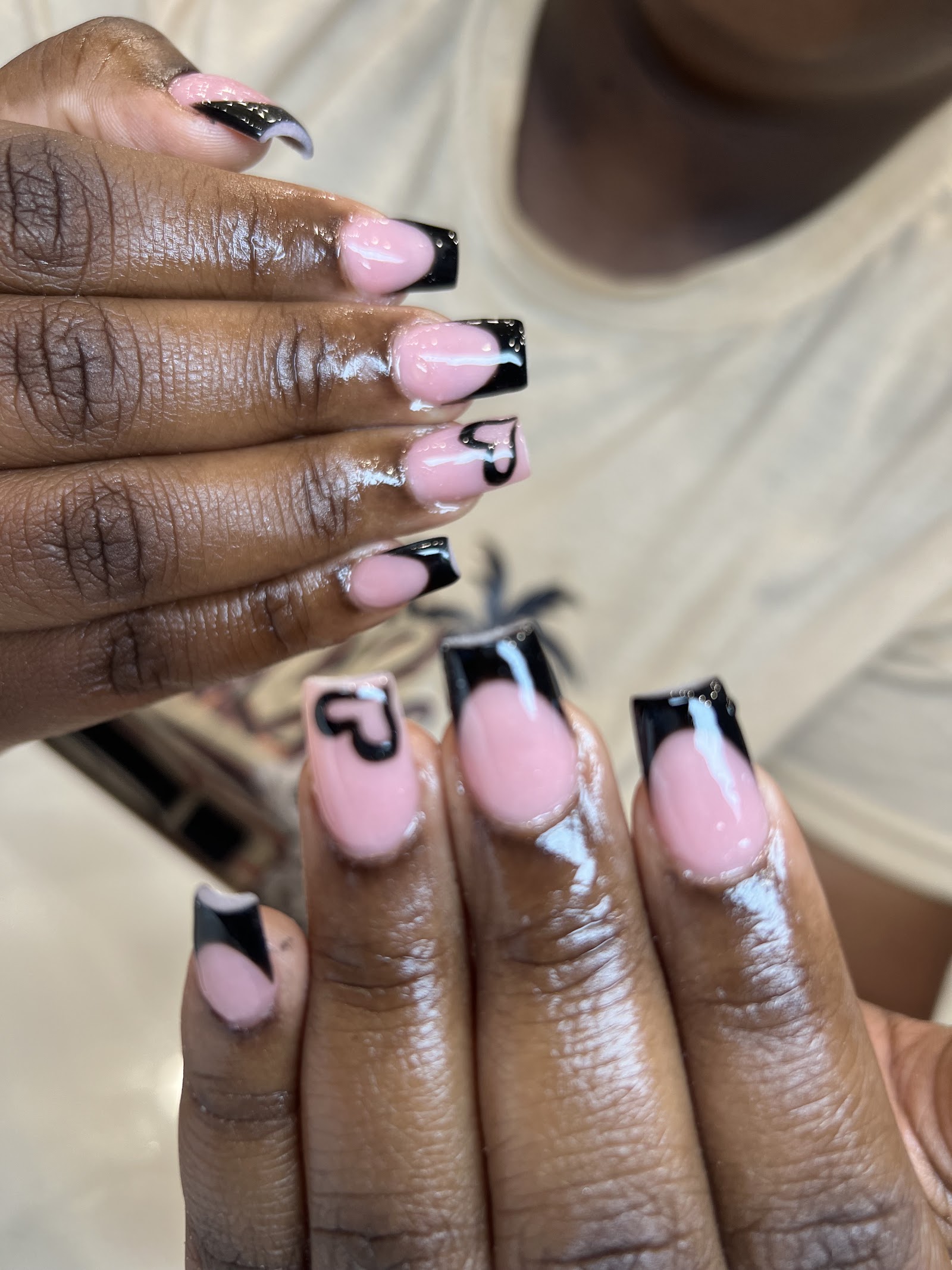 LV Nail Lounge & Spa logo