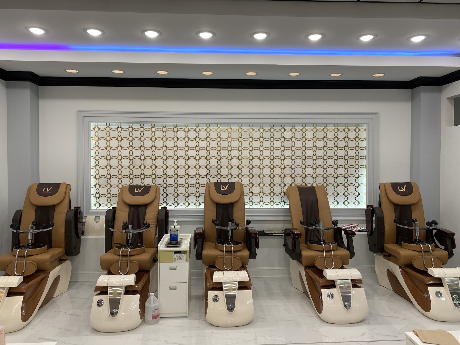 LV Nail Lounge & Spa nail photo 5